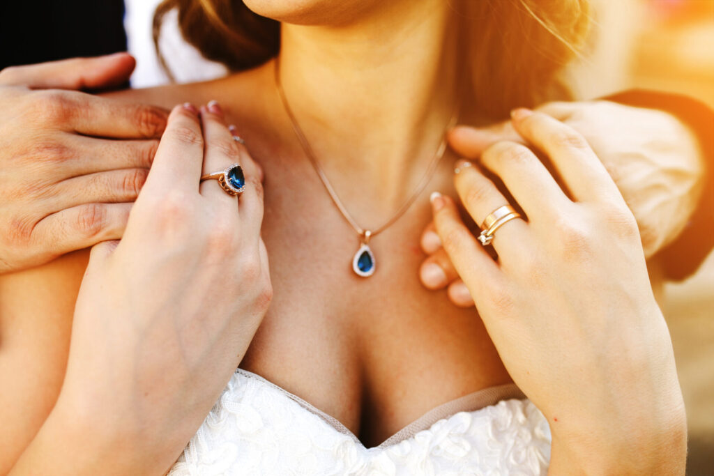 pendant necklaces