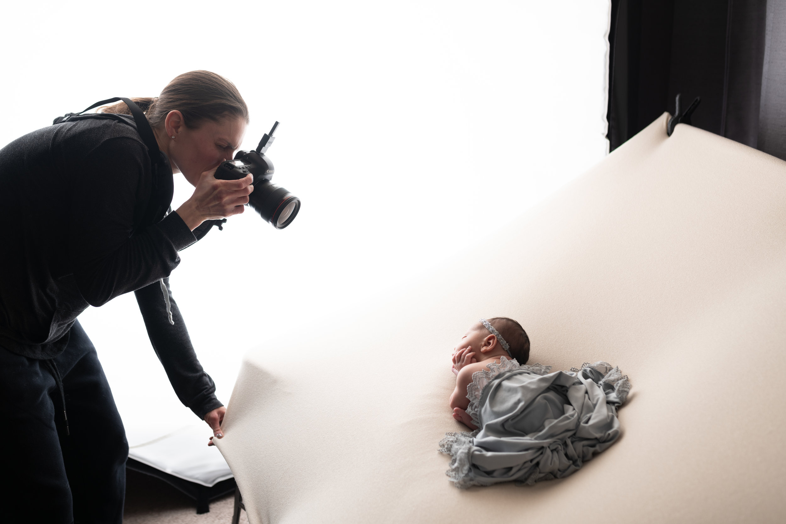 Easy and Cheap DIY Backdrops and Backgrounds