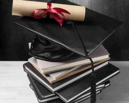 Accessories and Props for Perfect Graduation Photos